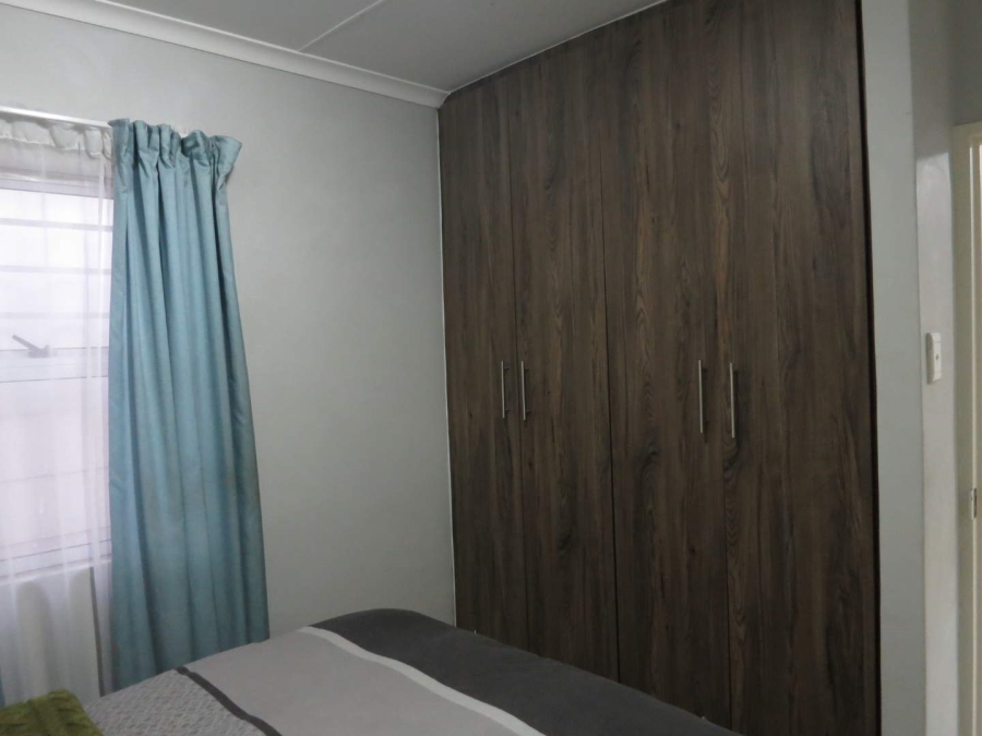 To Let 2 Bedroom Property for Rent in Electric City Western Cape